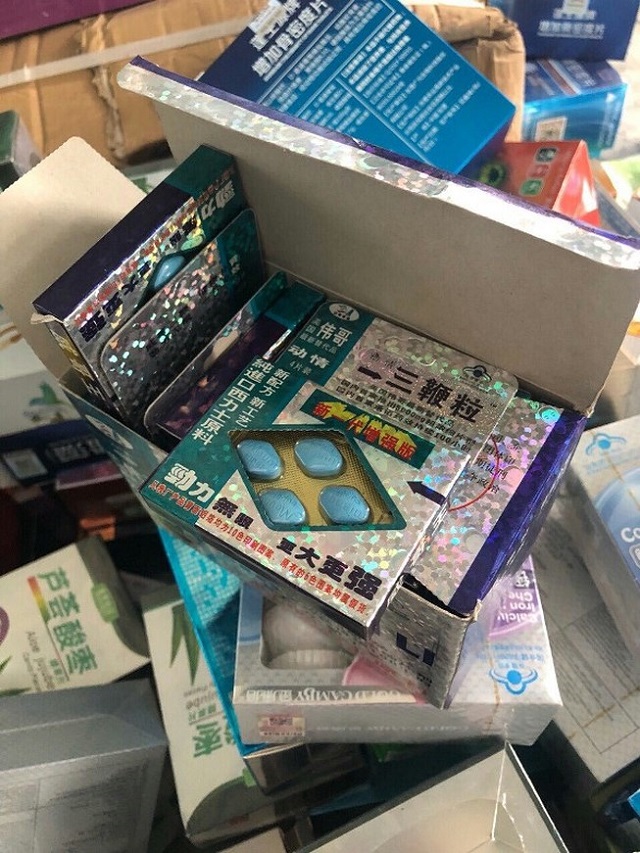 Chi cục Hải quan cửa khẩu cảng Sài Gòn: Thu giữ hàng ngàn hộp nghi là thuốc cường dương Trung Quốc