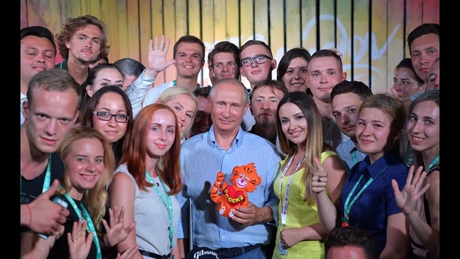 Putin khiến nước Nga ‘vĩ đại lần nữa’ - Hình 4