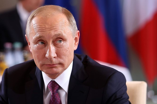 Putin khiến nước Nga ‘vĩ đại lần nữa’ - Hình 1
