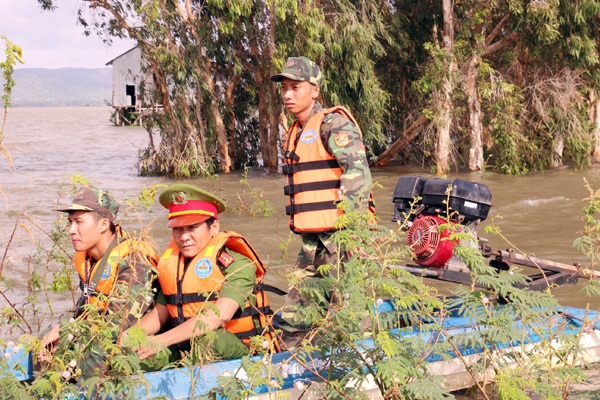 Trăm ngả đường hàng lậu qua biên giới mùa nước nổi