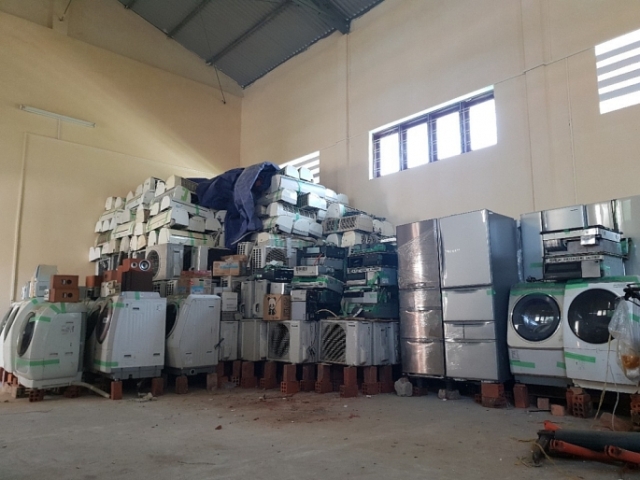 Quảng Bình: Lô hàng điện tử hàng trăm triệu đồng không rõ nguồn gốc