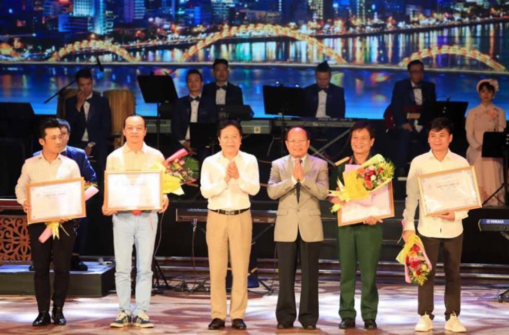 Trao 1 giải Đặc biệt, 4 huy chương Vàng tại liên hoan Ca múa nhạc toàn quốc đợt 2