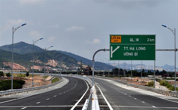 Quảng Ninh đầu tư hơn 36.000 tỷ đồng xây dựng hạ tầng giao thông - Hình 1