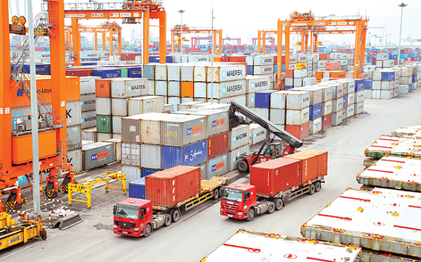 8 tháng, giá trị xuất nhập khẩu hàng hoá đạt trên 308 tỷ USD - Hình 1