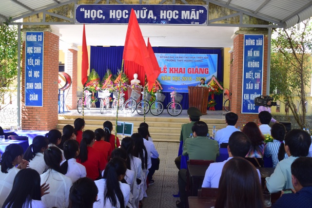Công an tỉnh Thừa Thiên Huế tặng 57 xe đạp cho học sinh miền núi - Hình 3