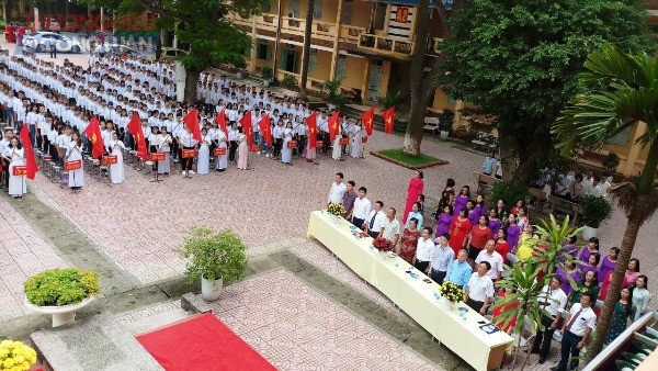 Trường THPT Bình Xuyên: Khai giảng năm học mới với phương châm 'Tự giác, Tự chủ và Sáng tạo' - Hình 2