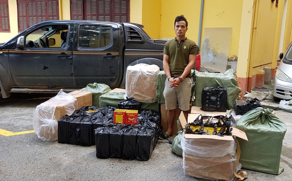 Lạng Sơn: Bắt giữ đối tượng vận chuyển gần 600 kg pháo nổ