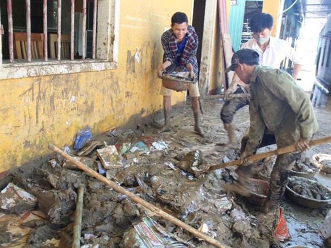 Nhiều trường học miền trung không thể khai giảng vì mưa lũ