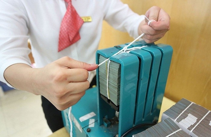 ‘Siết’ tăng trưởng tín dụng: Đong đếm tác động lên các ngân hàng