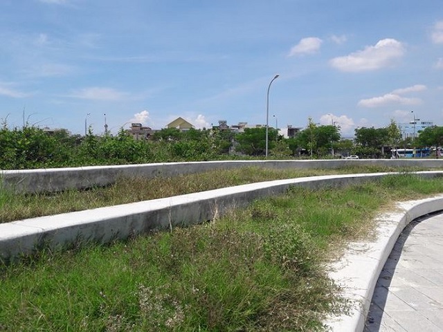 Đà Nẵng: Công viên đầu tư hơn 50 tỷ đồng đang bị bỏ hoang thành bãi xả thải - Hình 2