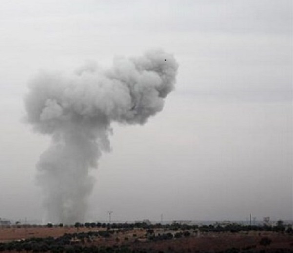 Nga tố cáo máy bay Mỹ ném bom hóa học xuống thị trấn của Syria - Hình 1