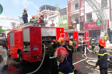 Đà Nẵng: Cháy lớn tại vũ trường Trung tâm thành phố - Hình 2