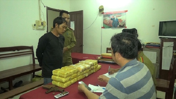 Quảng Trị: Bắt “ông trùm” điều hành và vận chuyển hơn 10 vạn viên ma túy từ Lào về Việt Nam - Hình 1