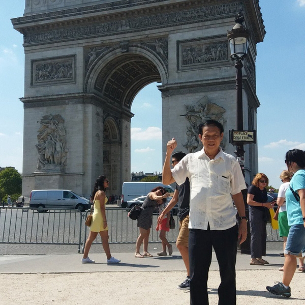 Vừa nghỉ hưu vẫn đi Châu Âu 'học tập kinh nghiệm' bằng tiền ngân sách