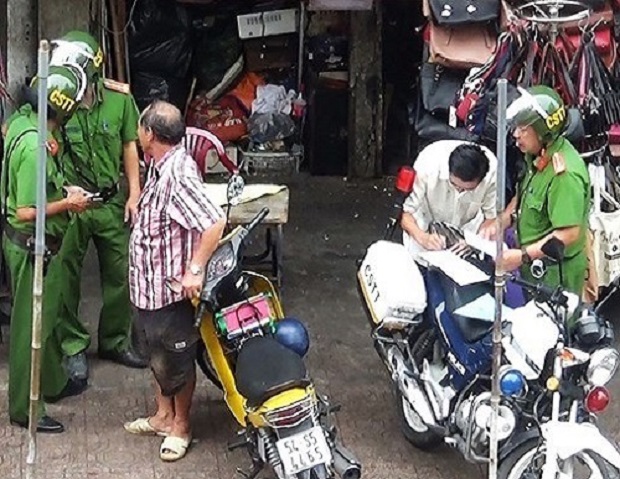 7 CSGT ‘làm luật’ ở chợ Bà Chiểu bị tạm đình chỉ công tác - Hình 1
