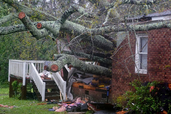 Siêu bão Florence càn quét khiến ít nhất 5 người Mỹ thiệt mạng - Hình 1