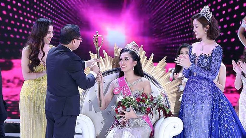 Nhan sắc đời thường của tân Hoa hậu 18 tuổi