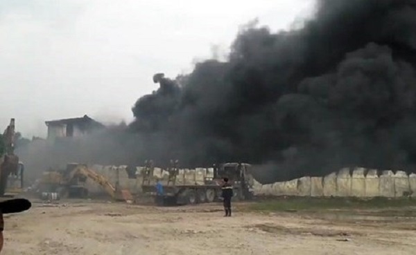 Hưng Yên: “Bà hỏa” thiêu rụi kho chứa vật liệu nhựa của Công ty cổ phần cơ khí 120