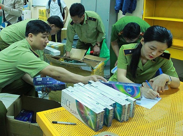 Hàng lậu qua những lỗ hổng đường chuyển phát nhanh