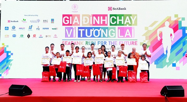 SeaBank: Gần 3 tỷ đồng cho trẻ em nghèo hiếu học