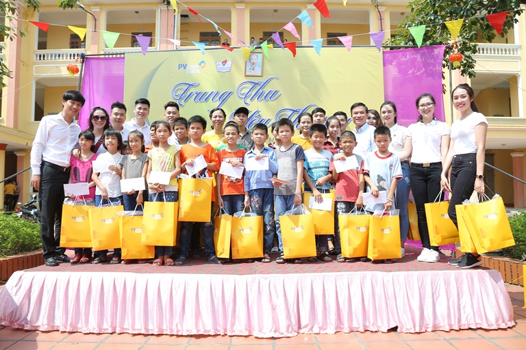 PVcomBank mang yêu thương, xoa dịu nỗi đau đến với trẻ em khuyết tật tỉnh Thái Bình - Hình 1