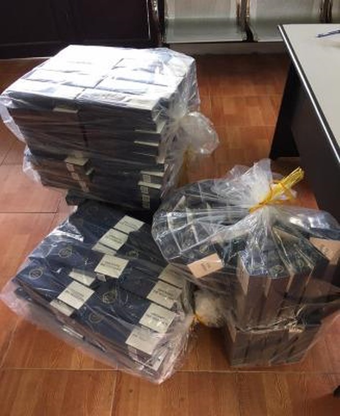 Hà Nội: Phát hiện xe ô tô vận chuyển gần 300 cây thuốc lá lậu