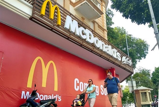 Vì sao các hãng thức ăn nhanh càng lỗ càng... mở rộng?