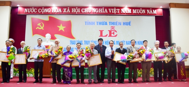 Huế: Tôn vinh 21 bà mẹ Việt Nam Anh hùng