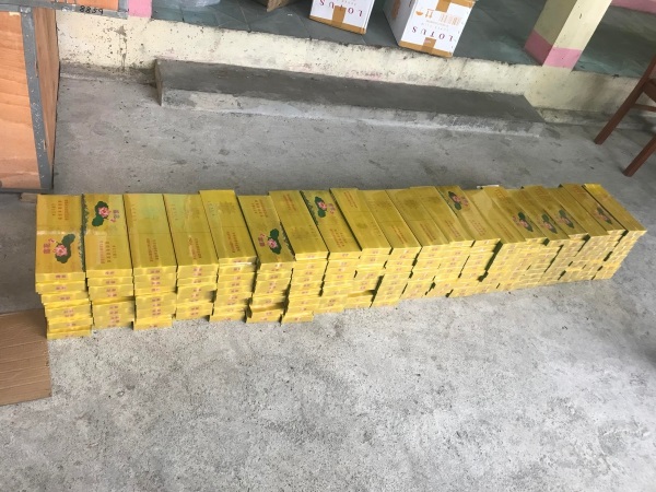 Quảng Nam: Bắt giữ xe khách vận chuyển hàng nghìn bao thuốc lá lậu - Hình 1