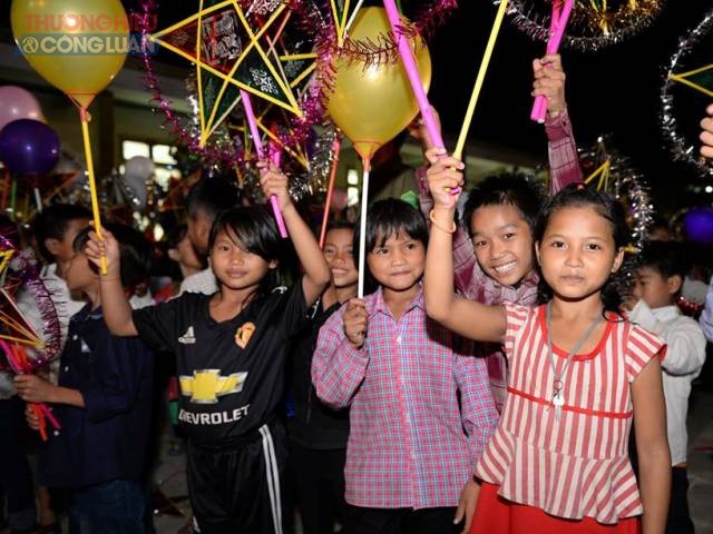 Nghệ An: Đem Trung thu đến với hơn 700 trẻ em tại xã nghèo miền biên ải - Hình 3