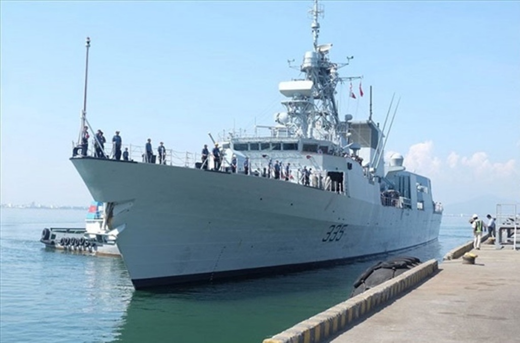 Tàu Hải quân Hoàng gia Canada cập bến Đà Nẵng - Hình 1