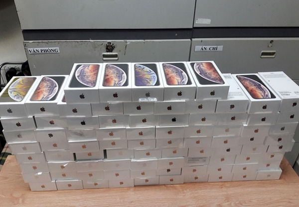 Hải quan Tân Sơn Nhất giữ lô hàng iPhone XS hơn 6,5 tỷ đồng vận chuyển trái phép