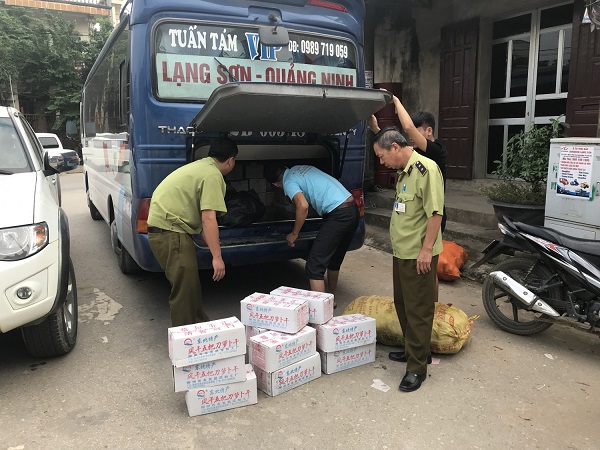 Lạng Sơn: Thu giữ 195 kg củ cải muối nhập lậu từ Trung Quốc - Hình 1