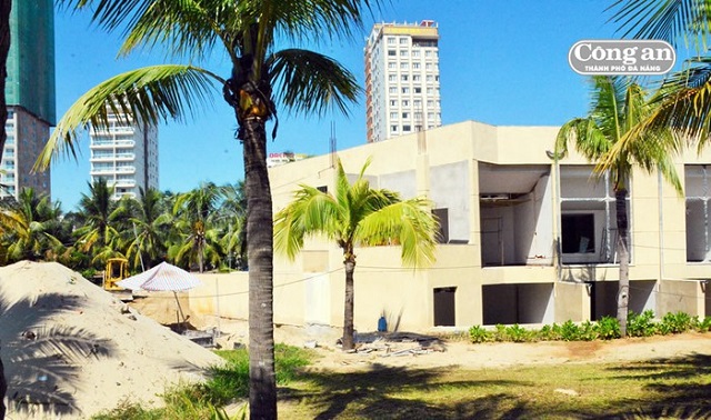 Đà Nẵng: Xin phép xây khách sạn 9 phòng, công ty du lịch biển xây vượt thêm 19 phòng?