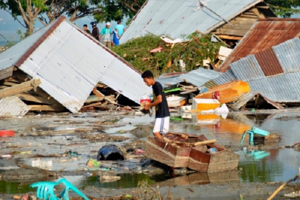 Thảm họa động đất, sóng thần ở Indonesia: Số người chết tăng lên 420 - Hình 1