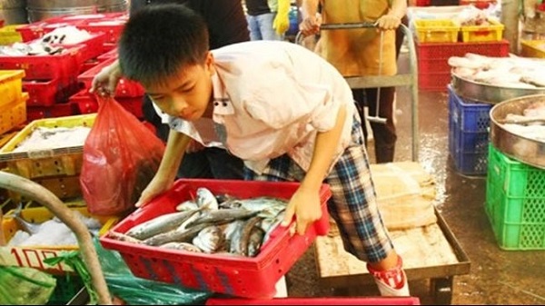 Bạo lực trẻ em , phụ huynh có thể bị phạt tới 15 triệu đồng