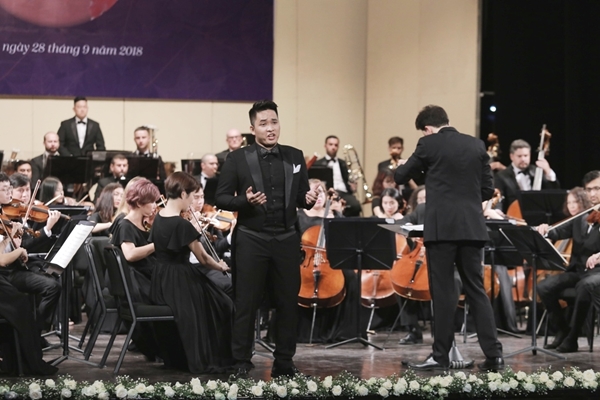 Pháo tay không ngớt trong đêm hòa nhạc mở màn mùa diễn của Dàn nhạc Giao hưởng Mặt Trời - Hình 2