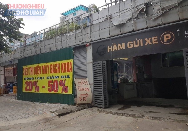 Hà Nội: Sau cưỡng chế, hàng loạt cơ sở KD trên đường Nguyễn Khánh Toàn hoạt động trở lại? - Hình 7