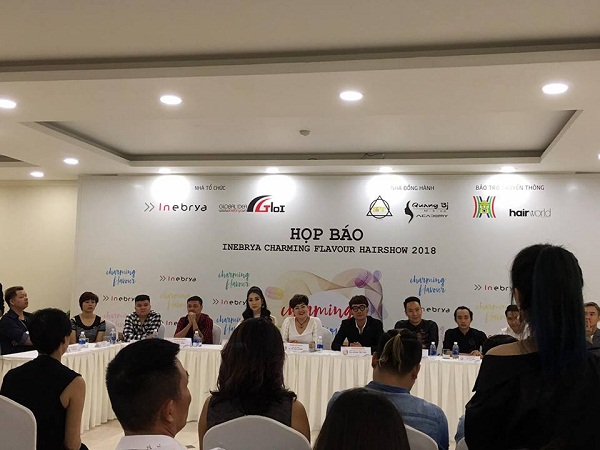 Giải bạc Siêu mẫu 2018 – Thảo Phương làm đạo diễn catwalk chương trình Inebrya International Hairshow 2018