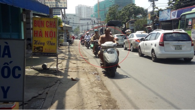 Vì sao người dân có thể ngang nhiên đi vào đường cấm?