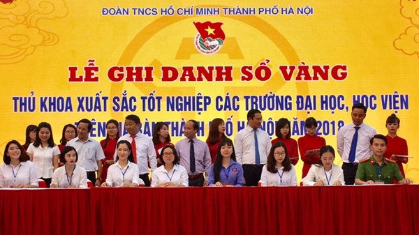 Hà Nội: Ghi danh Sổ vàng 88 thủ khoa xuất sắc tại Văn Miếu - Quốc Tử Giám
