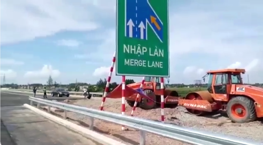 Cao tốc Đà Nẵng - Quảng Ngãi: Vì sao… mới đưa vào sử dụng đã hư hỏng? - Hình 2