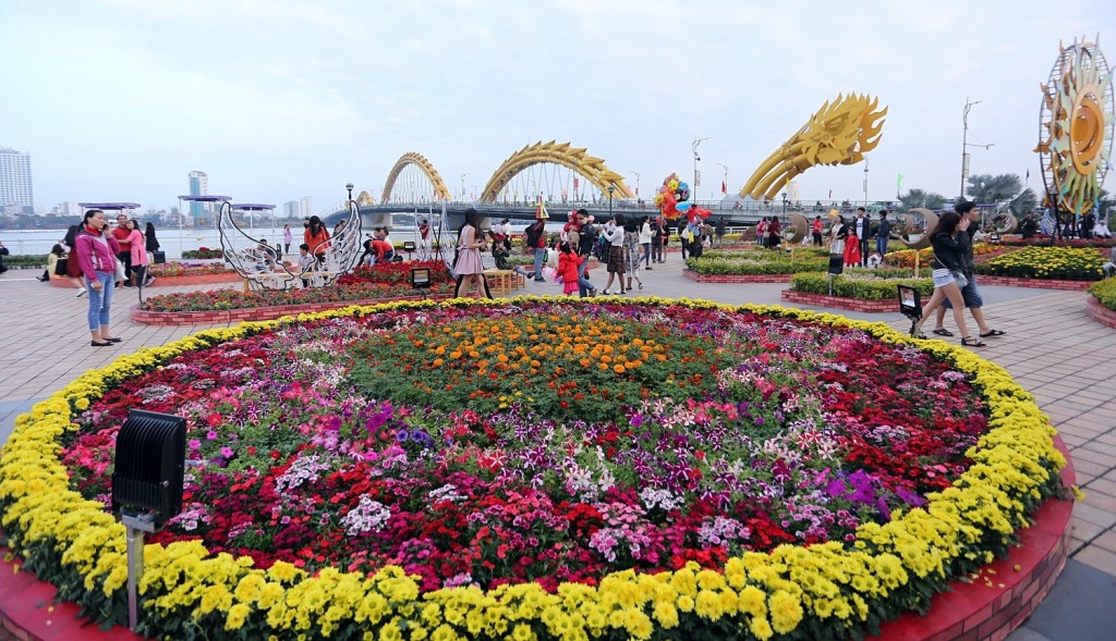 Đà Nẵng: 5,4 tỷ đồng trang trí hoa phục vụ Tết năm 2019