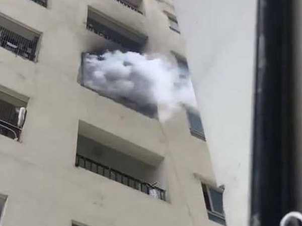 Cháy chung cư HH Linh Đàm: Hàng trăm người dân tháo chạy