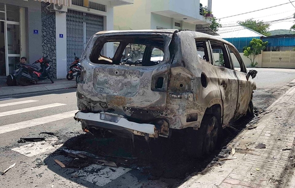 Khánh Hòa: Ô tô 7 chỗ của một doanh nghiệp bị đốt cháy giữa đêm - Hình 3