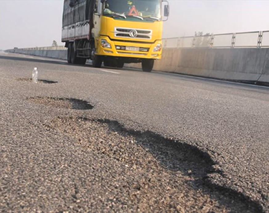 Cao tốc Đà Nẵng-Quãng Ngãi: Có hay không dấu hiệu bớt xén… thay đổi vật liệu thi công? - Hình 2