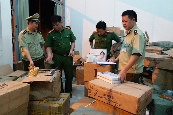 Lạng Sơn: Thu giữ lô mỹ phẩm nhập lậu trị giá gần 100 triệu đồng