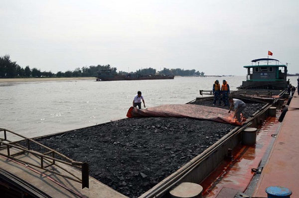 Quảng Ninh: Đấu tranh, ngăn chặn xuất lậu khoáng sản, xăng dầu qua biên giới - Hình 1