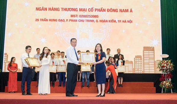 SeaBank nhận bằng khen của Bộ Tài chính do thực hiện tốt chính sách pháp luật thuế 2017
