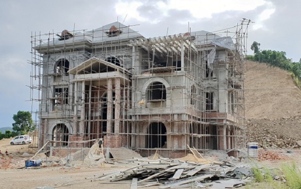 Công ty xi măng Công Thanh: Xây dựng “lâu đài” khủng trái phép trên đất đồi